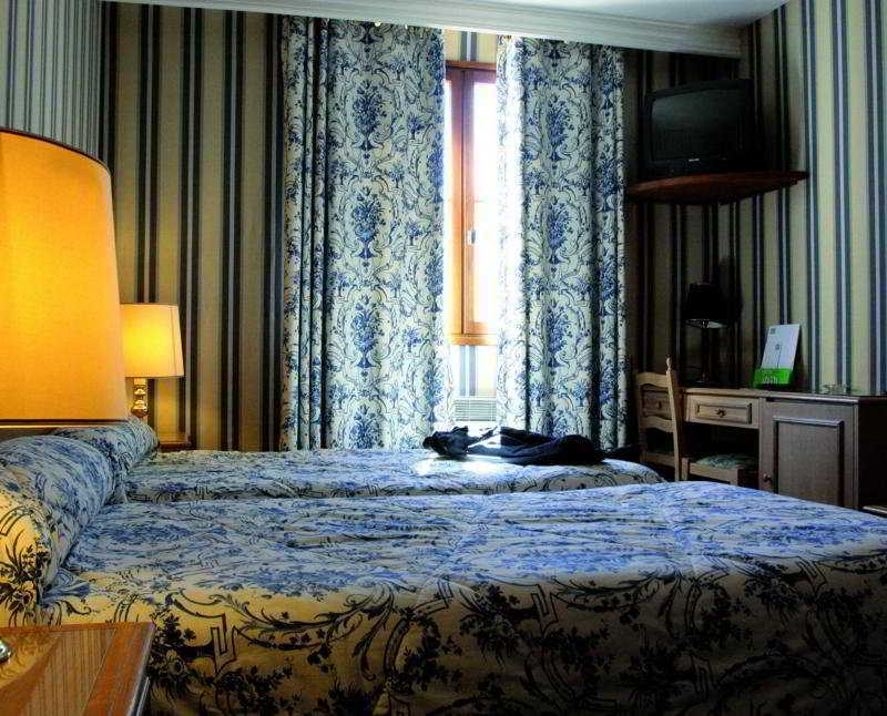 Hotel L'Aragon Carcassonne Cameră foto